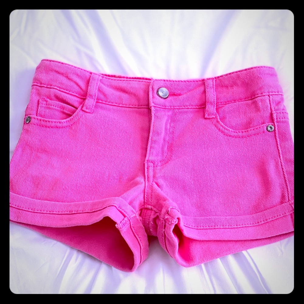 DKNY hipster pink stretch denim cuffed shorts